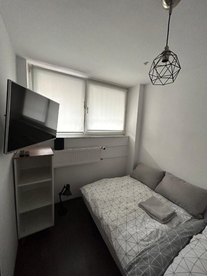 Апартаменты Mieszkanie Przymorze Kolobrzeska Гданьск Экстерьер фото